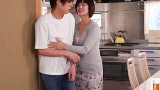 KEED-081C 第一次交到女友…第一次卻被女友的媽媽奪走了 玉城夏帆