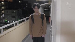 JUQ-215 息子の友人ともう5年間、セフレ関係を続けています―。 年下の子と不埒な火遊び…中出し情事に溺れる私。 白石茉莉奈