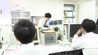 DVEH-004 会社にナイショで同棲している女上司はリモート会議中も僕のアソコを離さない 聖璃とあ