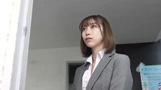 FUNK-019 普段は厳しい女部長は新入社員をたぶらかす 男をダメにする甘サド痴女 隣に同僚がいるバレヤバ状況で 密着囁き淫語挑発され何度も中出しさせられた。黒川すみれ