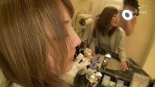 IPX-165 타오르고 내 안에서 ... 유부녀 생 질 내 사정 성교 생 성실한 미인 아내의 발정한 뒷면 충격의 4P 스와핑까지의 녹화 기록! ! 아마미 고리
