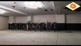 AP-475C ～即挿入！狙うは無人駐車場～女の子を見ると襲い掛かって弄び強制チ ポ挿入！