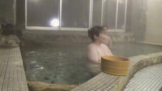 RSE-044 混浴盗撮9むっちり美人の欲求不満人妻と混浴風呂で一発ハメちゃいました