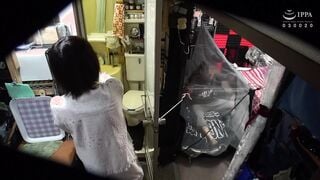 C-2769 自分の部屋に泊まることになった妻の女友達 「人妻里美さん（仮名）三十五歳」に当然のように手を出してしまうワタシ（18）