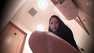 558KRS-165 浮気盛りの人妻さん 今が旬の敏感ボディでイキまくり 16