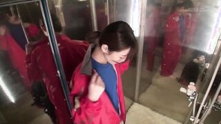 SDMM-135 マジックミラー号 部活帰りのアスリート女子大生が何度も射精させるほど高額賞金GET！連続射精チャレンジ！発射を促すためにキツキツ桃色おま○こに挿入も！？