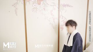 【國產精品】：MM-058 更衣人坠入爱河-吴梦梦