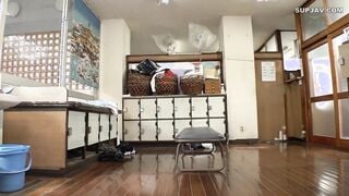 【モザイク破壊】DASD-902 番台のお姉さんが優しく筆下ろしスーパー銭湯。 初川みなみ