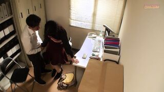 530DG-214 【盗撮】嫌がる人妻に●褻強要！某スーパー元店長の●行現場