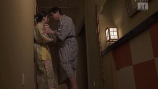 MIDV-360C 被超討厭的騷擾上司無數次…！被中出的巨乳人妻 中山文香