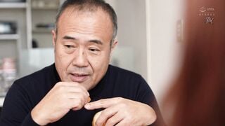 DASS-159 Teman wanita saya, seorang gadis yang langsing, berkulit cerah, telah dipeluk dan disemai oleh bapa saya. Amiri Saito