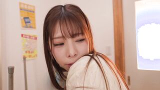 FSDSS-625 真面目でムッツリな幼馴染が誘惑パンチラ見せつけ全力アピール 愛液ビショ濡れ染みパンツ！ 桜木美音