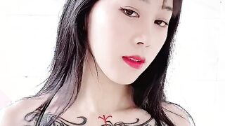 "최고의 젊은 모델 ✅물 없이 새어나온다"는 얼굴을 보여주러 가는 길! 문신을 한 가슴이 긴 인터넷 유명인 Yujie Zhangheyu가 건강에 해롭고 비공개 사진을 찍었습니다 ✅ diaosi의 여신 ~ 부자의 암캐