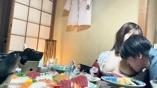 【モザイク破壊】EBOD-919 色白美巨乳の癒し系愛人と言いなり温泉不倫 のぼせるほど貪り合う激情中出しセックス 小花のん