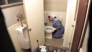 DANDY-657 「放尿チ○ポを覗き見する巨乳清掃員の顔に勃起チ○ポを押し付けさらにおしっこぶっかけたら…まさかの発情！？」VOL.1