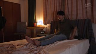ROYD-130 真夜中に夫の帰りを待つ兄嫁の寂しさを精子で埋める中出し性交。 小花のん