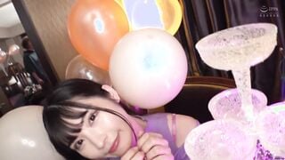 MAAN-881 【新橋でサラリーマンに大人気エロかわガールズバー店員】【まっしろ美巨乳&スラっと美脚にお客はメロメロ】【神展開！酒乱で淫乱とんでもないドスケベ女に豹変！