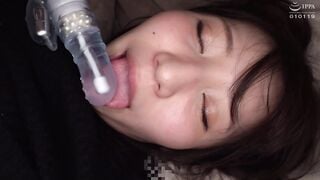 SVCAO-002 街中で眠っているヤリマン泥●オンナ狩り眠っていて意識がないことにやりたい放題！寝ている隙にこっそり中出し！オンナが目覚めても生ハメ続行！「生で入ってる
