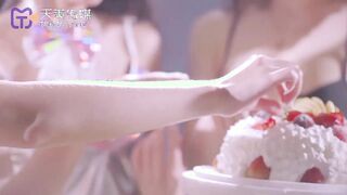 【國產精品】天美传媒TMW080 兔女郎中秋派对 摄影会淫荡开射-徐婕