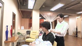PARATHD-3760 さり気ない素振りがやけにソソる美容室のおばちゃんとヤリたい4時間SP