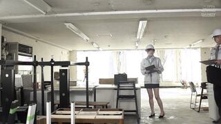 DANDY-868 「私の着替え見て興奮するの？」女を忘れたおばさん上司は自分に発情してくれる年下チ○ポなら盗撮ビデオをおかずにされても嫌じゃない