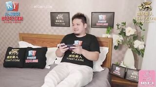 [Productos nacionales de alta calidad] Peach Media PMC292 La presentadora sexy transmite accidentalmente sexo en vivo-Lin Qiner Yu Rui
