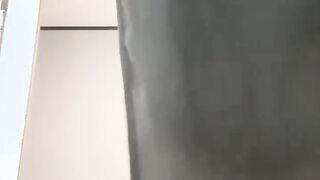 9分颜值！极品尤物网红女神！开档丝袜修长美腿，大黑牛暴力自慰，头部塞入骑坐，爽的高潮喷水