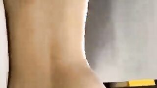 《震撼福利超强乱伦》激情刺激的人生！海角真实原创大神一脚踩两只船把姐姐和表妹都给搞了