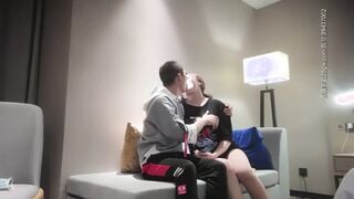 【千人斩星选】肉肉身材眼镜妹子，让穿上连体网袜扣逼调情69口交，拉着手后入骑乘大力猛操