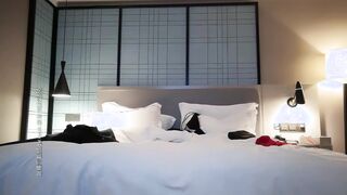 【小宝寻花】第二场约了个黑衣红唇妹子，舔弄摸逼镜头前口交骑乘后入猛操，呻吟娇喘非常诱人