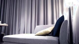 [Xiaobao Xunhua] Saya membuat temu janji dengan seorang gadis berbaju putih yang sangat tampan malam ini. Saya menggoda dan menungganginya 69 tahun, menjilat satu sama lain di atas katil dan menidurinya dengan kuat. Dia mengerang dan tercungap-cungap deng