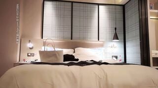 【小宝寻花】第二场极品黑裙高颜值甜美长腿妹，舌吻足交69互舔上位骑坐抽插，搞得舒服再到沙发侧入插嘴7