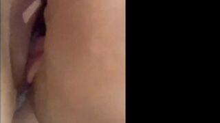 [Seks terkini dan terbaik] Seorang wanita muda yang sangat cantik dengan isteri yang menawan dan suaminya dengan batang besar sedang melakukan hubungan seks antara satu sama lain dan mereka menjilat satu sama lain dan membuat jeritan yang sangat seksi seh