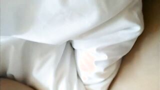 中年大叔花大价钱操的一个高三女生让她穿上黑丝叫“爸爸”完美露脸