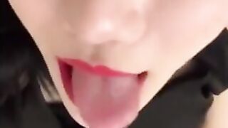 主播名场面-走光自拍系列抖音上主播现在越来越会玩了。还能怎么跳 越来越骚了