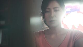 JUQ-377 ハプニングバー 人妻NTR 「あなたのためよ…」と言っていた妻がいつしか群がる男たちに夢中になっていた。 椎名ゆな