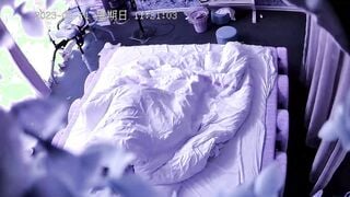 流出情趣酒店偷拍年轻情侣中午睡醒干炮干得妹子啊啊叫