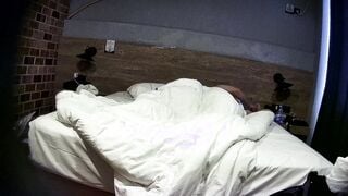 流出酒店偷拍年轻情侣开房小哥舔逼把妹子搞得鬼哭狼嚎