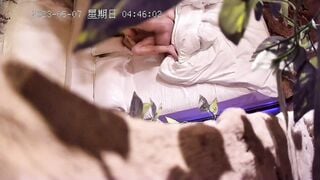 新流出酒店高清偷拍眼镜男深夜和女炮友开房来一炮这鸡巴真短