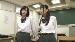 HUNTA-296 男子がこっそり集計していたクラスの女子オカズランキングがバレてしまい女子から軽蔑されると思いきや何と、女子たちはみんな1位になるべく、パンチラしたりオ