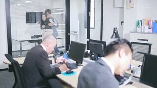 STARS-894C-U 只有我知道的女友變態般素顔。與公司內美人評判的K桑秘密的公司戀情。想說是無法靠近的高嶺之花實際上是超M的女友。 神木麗