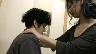 741M635-G05 ボクのお母さんはデリヘル嬢！？母さんの仕事を知ってしまったボクは母さんへの思いが止められなくて…