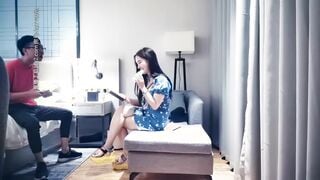 【9总全国探花】黄先生代班约了个蓝裙妹子，调情一番穿情趣护士装骑乘后入，妹子说太猛搞一半不让搞