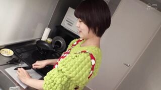 MAAN-907 【子持ち人妻から溢れる母乳】家事代行サービス依頼からエッチな展開！おっぱい揉んで溢れるおいしい母乳を頂きます♪手マン潮吹きでエロ汁まみれ！アナル舐め手コ
