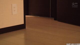 【モザイク破壊】ADN-294 終電を逃した僕は彼女がいるのに女上司の家に泊まってしまった…。 妃ひかり