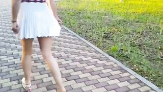 小母狗的户外任务人群中小母狗小骚逼里夹着电动玩具 体验露出的快感 紧张刺激 好羞耻 又觉得好兴奋
