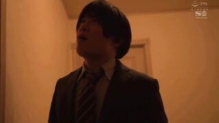SSIS-796C-U 家裡安裝的防盜監控拍到的是在光天化日之下帶男人到家裡做愛的 夢乃愛華