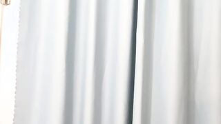 性感尤物！眼镜美女！毛毛杂乱骚逼，穿上性感黑丝，大黑牛震穴，开大档位，极度淫骚