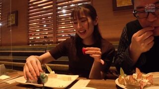 DANDY-881 父親がいない間に何度もセックスしたがる性欲が強すぎる義母は絶倫息子の…
