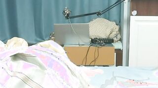 推荐，【球迷的奶球】清秀御姐，发骚挑逗男友，楼梯间刺激无套啪啪，清澈眼神下原来这么淫荡